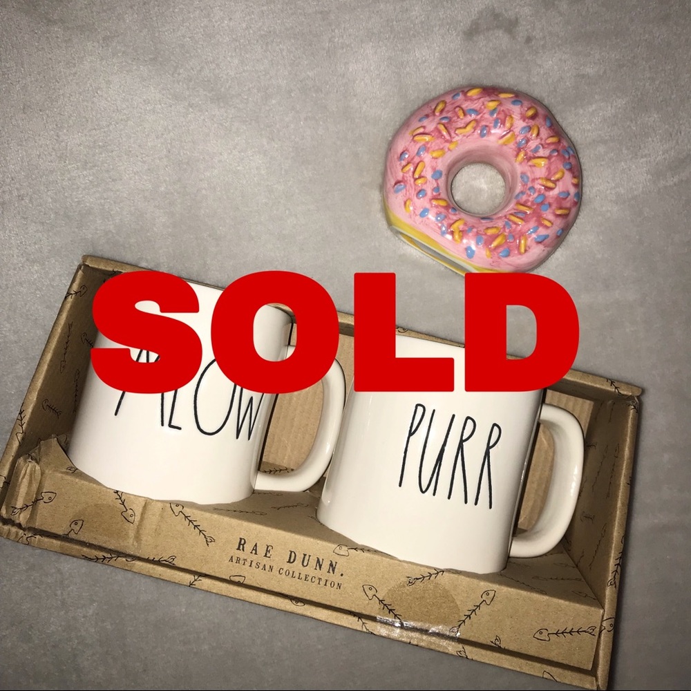 SOLD Rae Dunn mug set